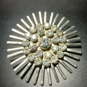 Vintage Starburst Rhinestone & Silver Tone Brooch "Stunning!"